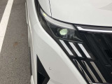 配光特性に優れ路肩まで明るく照らすLEDライトを採用、対向車への眩惑を防ぐマニュアルレベライザーも完備!