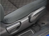 ◆シートハイトアジャスター◆運転席を上下に高さ調節ができます!運転ポジションを体格に合わせてシート調整できます。