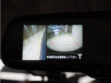 ◆バックモニター内蔵ルームミラー◆リバースにするだけで映ります、後方の安全確認や、狭い駐車場での車庫入れ、雨の日や夜間など視界の悪い時に便利です!安全にバックする為には欠かせない装備です。