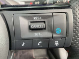 プロパイロット搭載。高速道路でドライバーに代わってアクセル、ブレーキ、ステアリングを自動制御します。