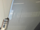 ☆こちらの車は右リアクォーターパネルに傷がございます。お買い求めやすい価格で展示する為に一部の傷等は現状です。必要に応じて修理のご希望がございましたら申し受けいたします。
