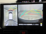 パノラミックビューモニター付きです。車両を上から見たような映像をディスプレイオーディオ画面に表示。運転席からの目視だけでは見にくい、車両周辺の状況をリアルタイムでしっかり確認できます。