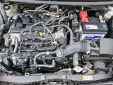 ご納車前に整備を行っています。エンジンオイル・エレメント・ワイパーゴムの交換。さらに各部の動作チェックも行います!