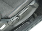 ◆シートハイトアジャスター◆運転席を上下に高さ調節ができます!運転ポジションを体格に合わせてシート調整できます。