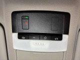【SOSコール】スイッチを押すことで専門のオペレーターに繋がり、オペレーターを通じて消防や警察に通報を依頼することが出来ます!あおり運転対策にも!