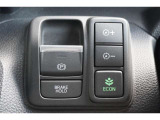 「ブレーキホールド」機能搭載!信号待ちなどでブレーキペダルから足を離しても、車が停止状態を保ってくれます♪