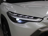 LEDヘッドランプには「オートマチックハイビームシステム」を搭載。夜間走行時にハイビームで走行可能と判断した場合、ロービームとハイビームを自動的に切り替え、前方視界確保をアシストします。