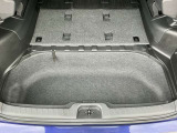 リヤラゲッジ下部に収納が有ります。普段はあまり使わないものを収納出来ます。