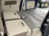 屋上展示場に常に50台以上の車両をご用意!お気に入りの1台が見つかるかも!?