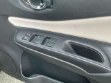 運転席パワーウインドウスイッチです。