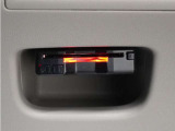 スマートインターチェンジを利用するに必須なETC車載器も付いています。あとはETCカードを差していただくだけで、煩わしい料金所でのお支払いも不要となります。