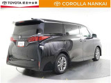 後ろが狭くてもサッと積める。途中で止められる安心のバックドア。後ろの駐車スペースが狭い時に重宝しますよ♪