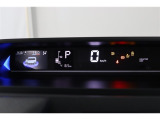 マルチインフォメーションディスプレイ付きのメーターです!エコ運転へ導く多彩な情報を表示してくれます。