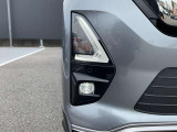 【LEDフォグランプ】霧や雨などの悪天候時に視界を確保するために自動車に取り付けられる補助灯です。ハロゲンなどの従来の光源と比べて明るく、視認性や安全性を向上させます!!