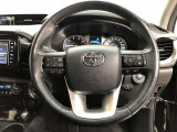 ハンドルは車を運転する上で、ずっと握っている重要なパーツです。手にフィットする物がいいですよね♪