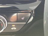 運転席と助手席にはシートヒーターがついています