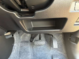 運転席アンダーポケットです