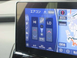 左右独立温度コントロールフルオートエアコンです。運転席、助手席それぞれで独立して温度設定ができます。冷え性の方が乗っても安心ですね♪
