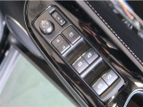 電動格納&ミラー角度調整機能付きです。