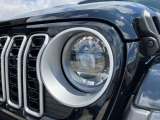オリジナル4x4ブランドとしての誇りと自信、そして進化の伝統。4x4性能、デザイン、品質。本物とはJeepの全てであり、追い求めるさらなるたかみでもあるのです。
