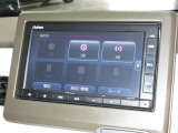 ナビゲーションは純正メモリーナビ(VXM-235Ci)を装着しております。AM、FM、CD、Bluetoothがご使用いただけます。初めて訪れた場所でも安心ですね!