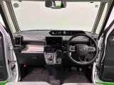 見易い計器類と運転し易いドライビングポジションは、視角も少なく前方&左右の見切りが良く運転し易いクルマです