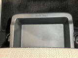 助手席アンダーボックスは運転用の替え靴や、車内に常備しておきたい子供用品、着替えた服などが収納できて便利です。女性に嬉しい収納スペースです★