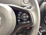 Hondaセンシングの機能のひとつ、アダプティブクルーズコントロール付!アクセルから足を離しても設定したスピードと前車との車間を保ち走行してくれます!車線維持もアシスト☆高速道路で疲労軽減ですね☆
