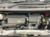 エンジンルームもクリーニング済みできれいですよ。日産の整備士がしっかりと丁寧に点検していますので安心してお乗りいただけます