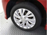 かっこいいホイールですね。 車のイメージを大きく左右するホイール部分はコダワリを持ちたいですね。
