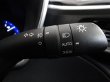 オートライト機能装備です!車外の明るさに応じて、自動的にライトの点灯・消灯をしてくれます♪