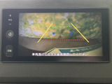 後方確認がしやすいバックモニターを搭載。駐車時の安全性を高めます。ガイドライン表示で、よりスムーズな駐車操作が可能ですよ。