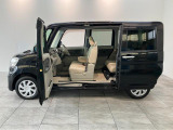 お客様にぴったりなおクルマをお選びいただけますように様々な展示車をご用意致しております!ダイハツの軽自動車だけではなく、他メーカー車やコンパクトカー・ミニバンなども数多く取り揃えております!