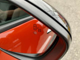 ブラインドスポットモニター付きですので死角に車両がいるとオレンジに光って知らせてくれます。