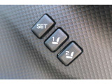 運転席はシートポジシションメモリー付きなので便利です。