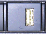 USB端子を装備しております。