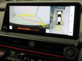 パノラミックビューモニター付きです。車両を上から見たような映像をディスプレイオーディオ画面に表示。運転席からの目視だけでは見にくい、車両周辺の状況をリアルタイムでしっかり確認できます。
