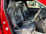 ヘタリもなく綺麗な状態です。シートリフトがついてますので、お好みのシートポジションで運転できます。