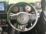 【純正革巻きステアリング】上質な革を使用することで、手にしっかり馴染みとても運転しやすいハンドルです♪