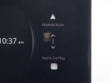 Apple CarPlay、Android Autoなど接続機能を確認できます。