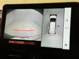 バックモニター付なので後退時に後方が見えるので安心。 車は構造上、死角がたくさんなので万が一を考えると必須ですね。 あくまで補助の為の装備、バックは目視で確認する事が重要ですよ。