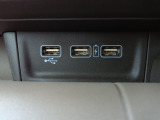 便利な充電用USBジャックも付いています。