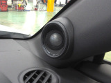 車内にはスピーカーを装備してあり、よりクリアに、臨場感のある音楽を楽しめます。