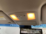 前席のルームランプです。マップランプ機能付きです。