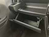 お客様にぴったりなおクルマをお選びいただけますように様々な展示車をご用意致しております!ダイハツの軽自動車だけではなく、他メーカー車やコンパクトカー・ミニバンなども数多く取り揃えております!