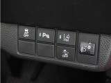 ◆パーキングセンサーシステム◆車庫入れの時などに近くに障害物がある場合、障害物までの距離を音で知らせてくれます。