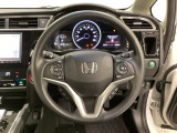 ハンドルにHondaセンシング系のクルーズコントロールやレーンキープアシストなどのスイッチと、オーディオの操作スイッチが装備されています。ハンドルから手を離さず安全に操作できます。