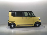 両側パワースライドドア付きだから、狭い駐車スペースなどでの 乗り降りラクラク!小さなお子さまのいるご家庭には嬉しい装備。