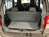 日常の使用に十分な広さの荷室です♪簡単な操作でシートアレンジもできます♪