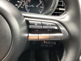 MRCC(マツダレーダークルーズコントロール)は先行車との車間を維持しながら追従走行を行い、長距離でのドライバー負担を軽減させてくれます。
